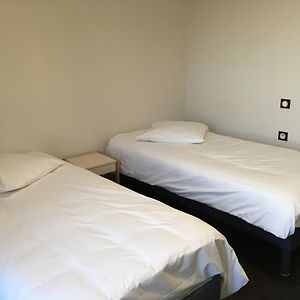Zimmer mit zwei Einzelbetten